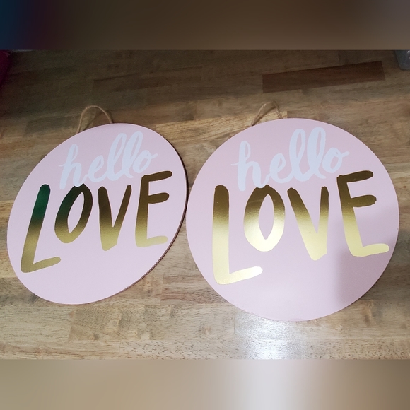 Party Supplies | 2 Hello Love Round Signs | Poshmark